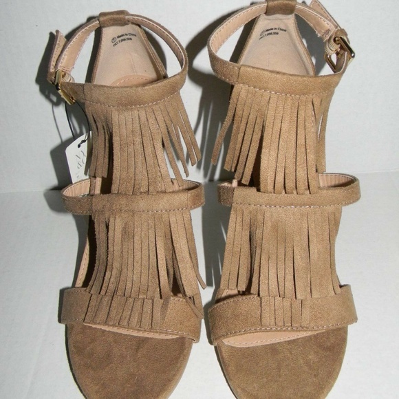 NEW Tan Fringe Heels Size 7 - Picture 2 of 5